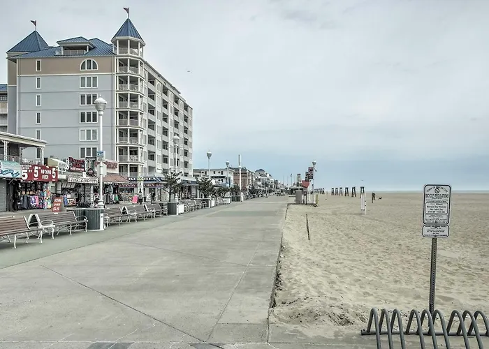 Hébergement de vacances 2 Mi To Ocean Boardwalk: Gem W/ Pool + Marina
